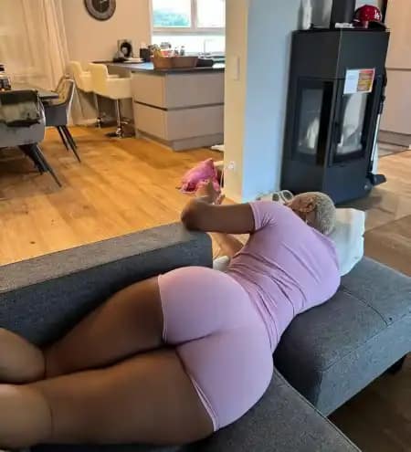 Stamina Secrets: How a Partner's Endurance Elevates Intimacy for All Body Types (and Why it's Key for Curvy Figures) 6 curvy figures